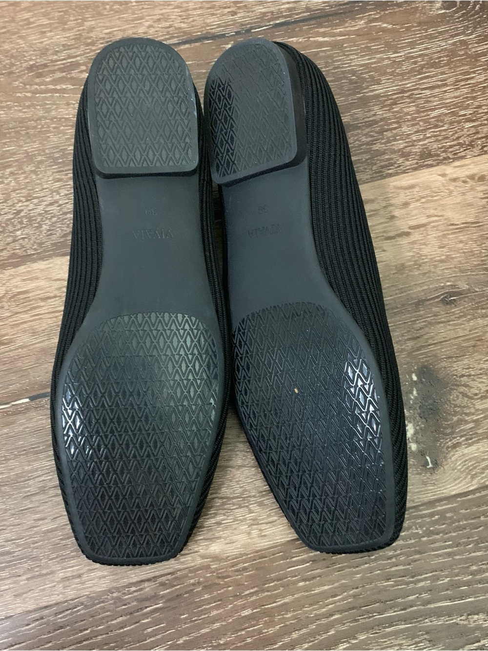 Vivaia Black Square-Toe V-Cut Flats Margot 2.0 39 - Picture 6 of 7